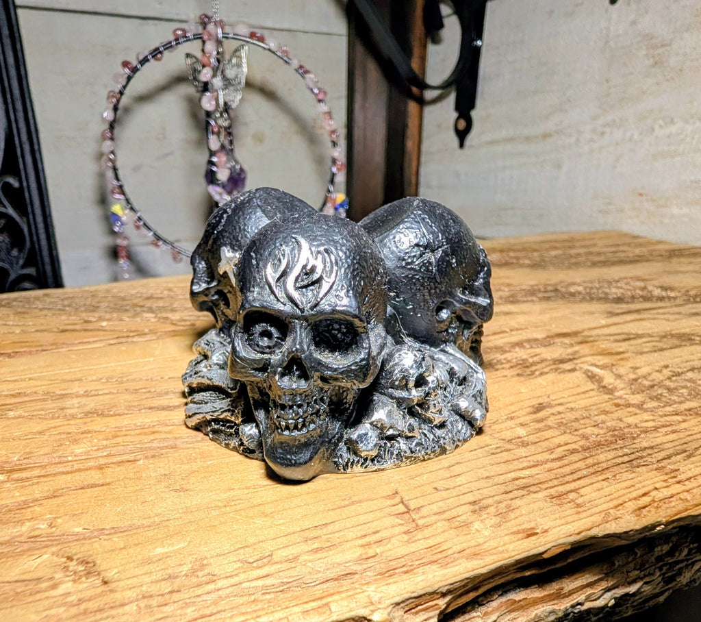 Sphere Stand Skulls