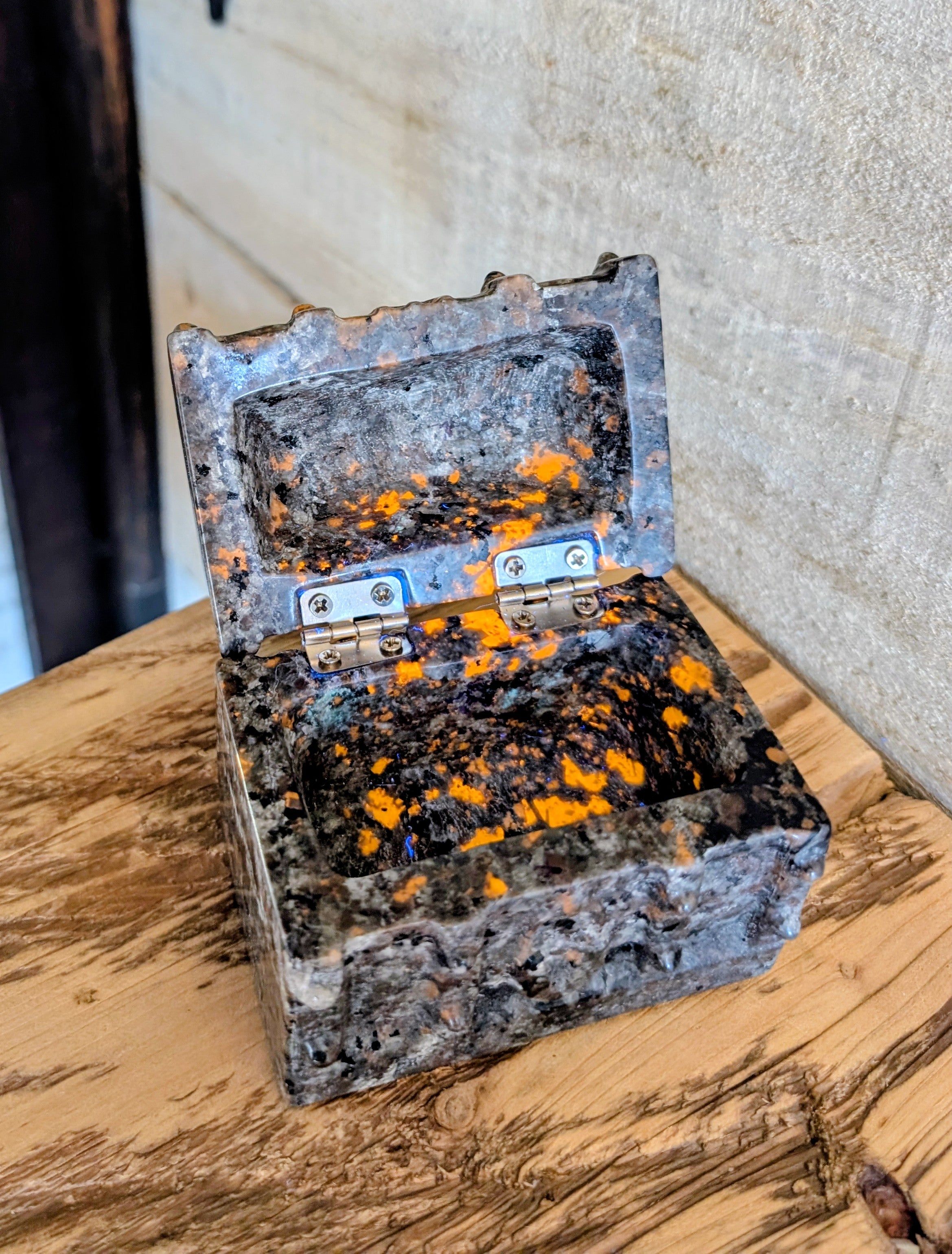 Canadian Flame Stone, Yooperlite Treasure Chest