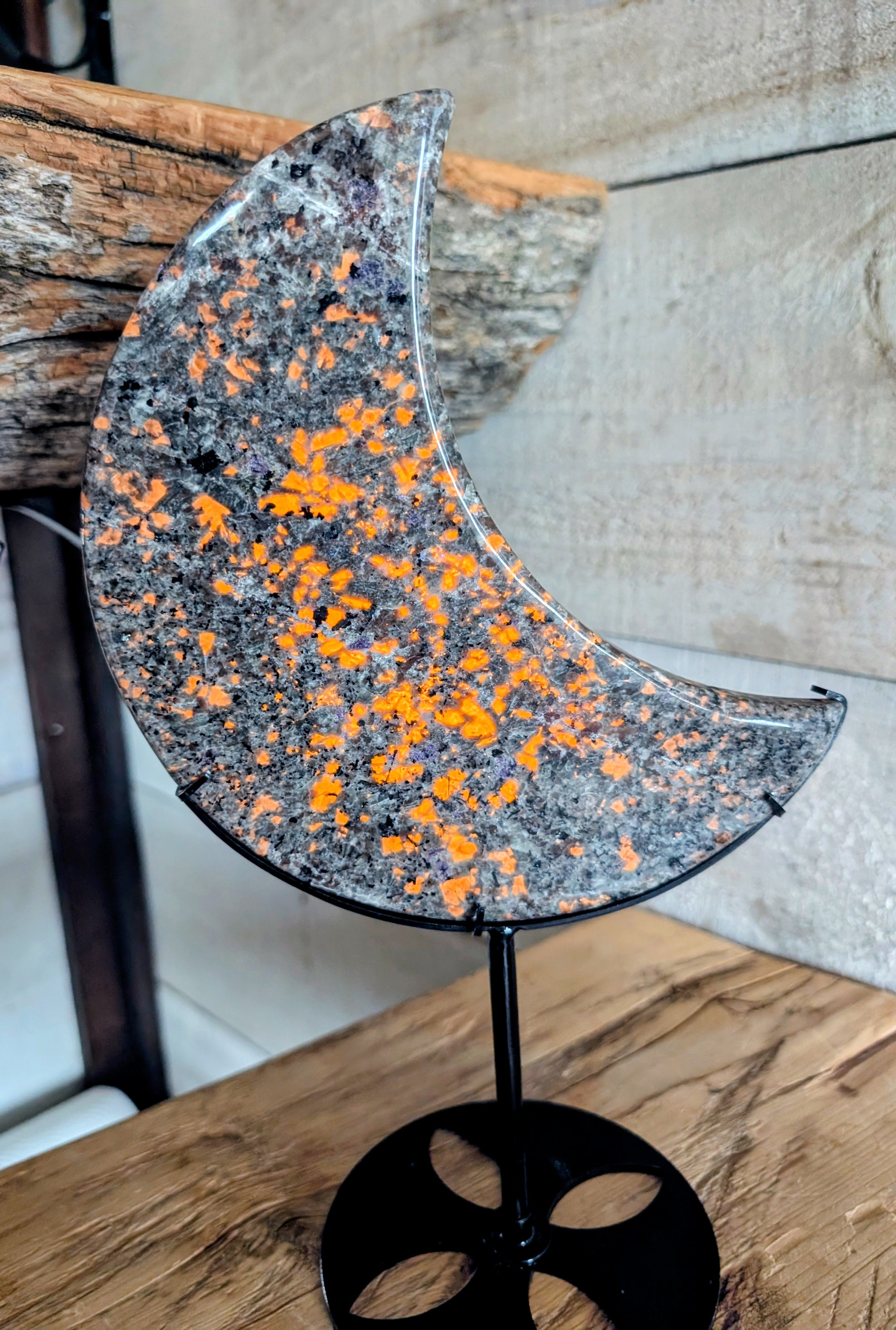 Canadian Flame Stone, Yooperlite Moon