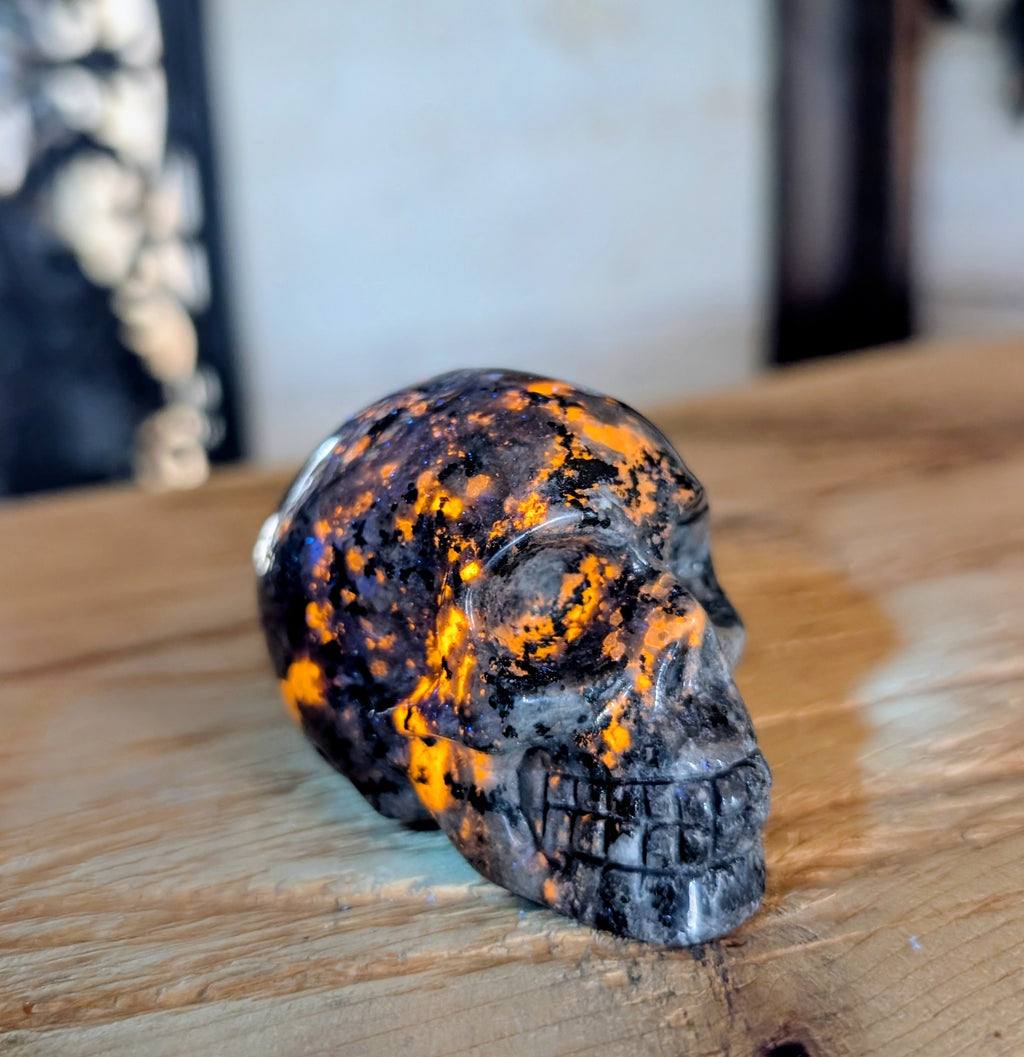 Canadian Flame Stone, Yooperlite Skull