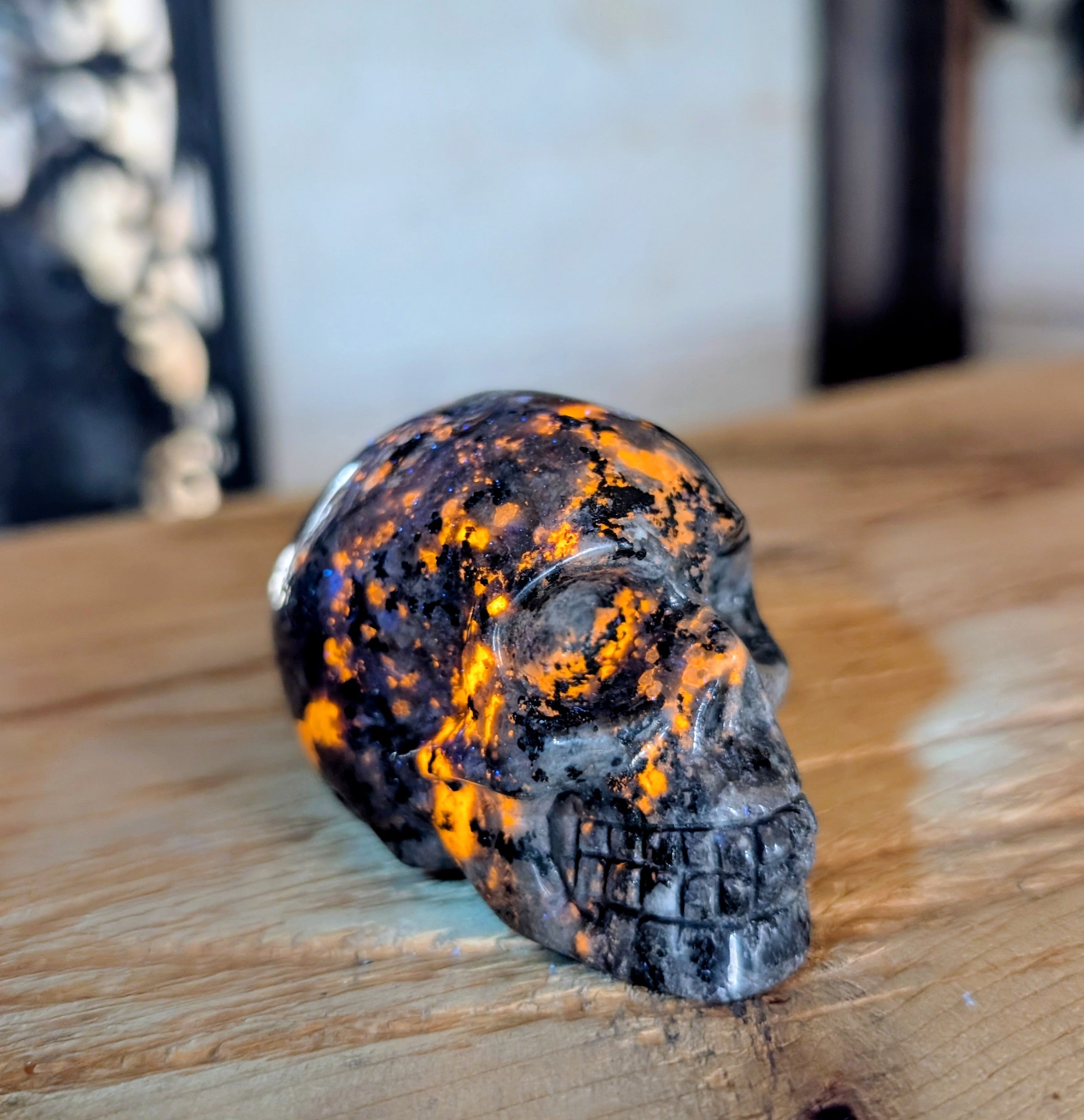 Canadian Flame Stone, Yooperlite Skull